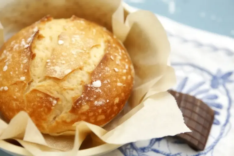 How to Make No Knead Bread in a Dutch Oven – Simple 4-Ingredient Recipe