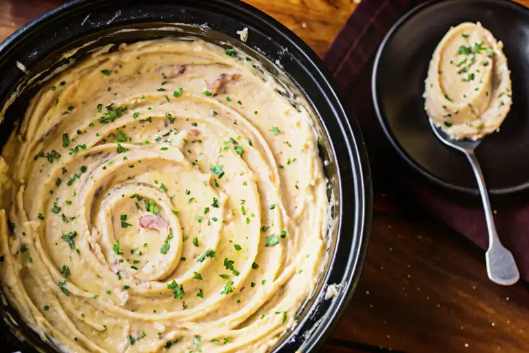 Easy Slow Cooker Garlic Mashed Potatoes Recipe