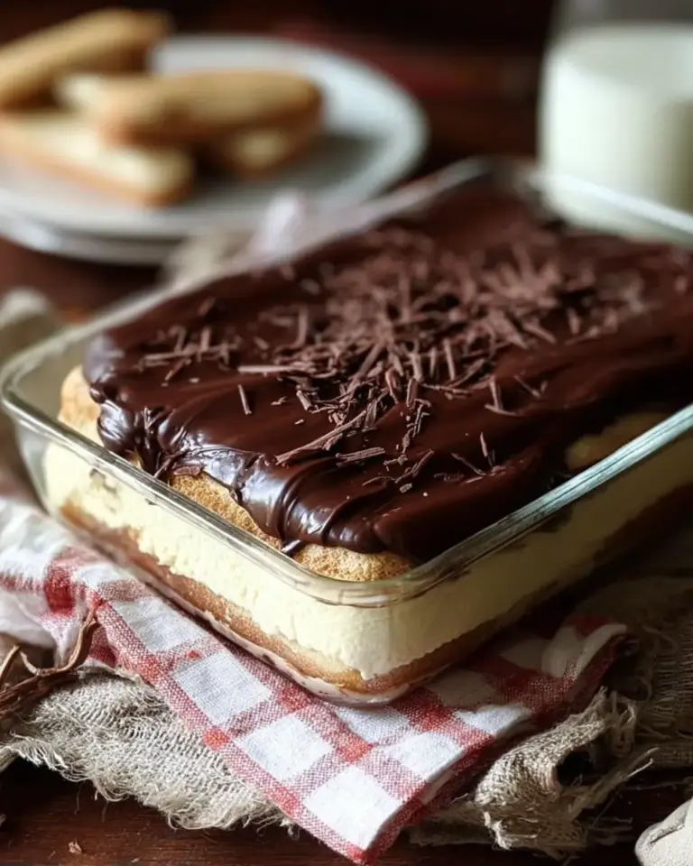 A delicious plate of Gâteau éclair au chocolat sans cuisson
