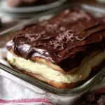 A delicious plate of Gâteau éclair au chocolat sans cuisson