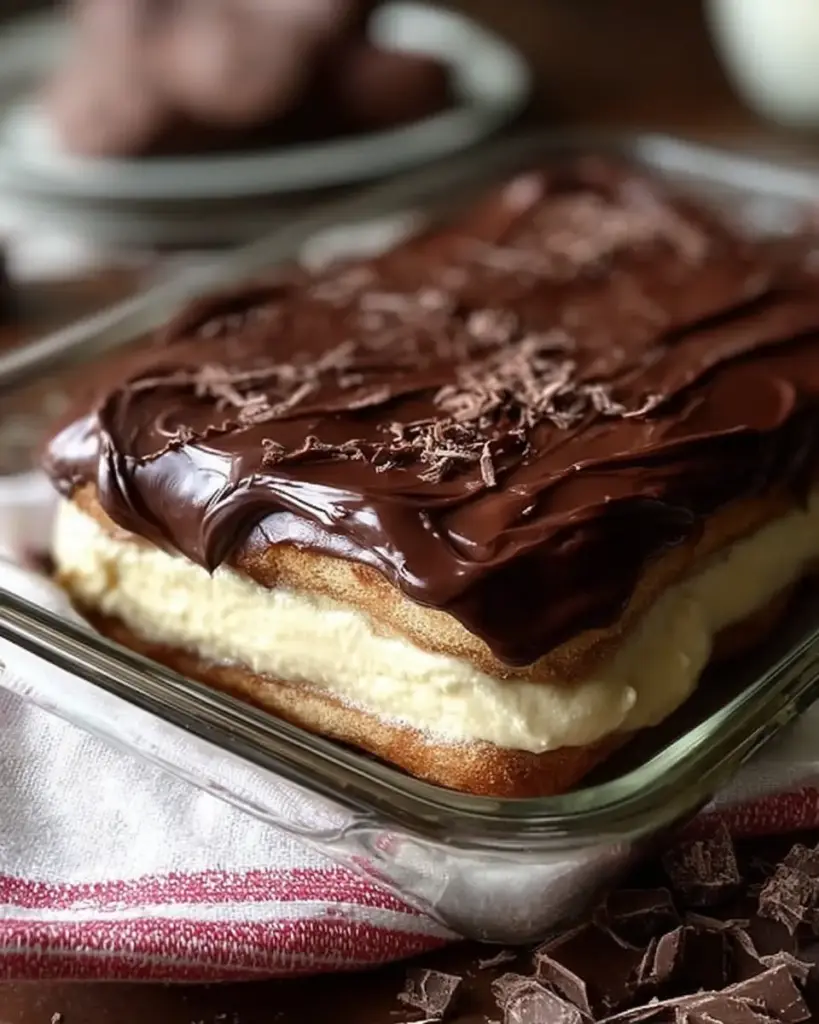 A delicious plate of Gâteau éclair au chocolat sans cuisson